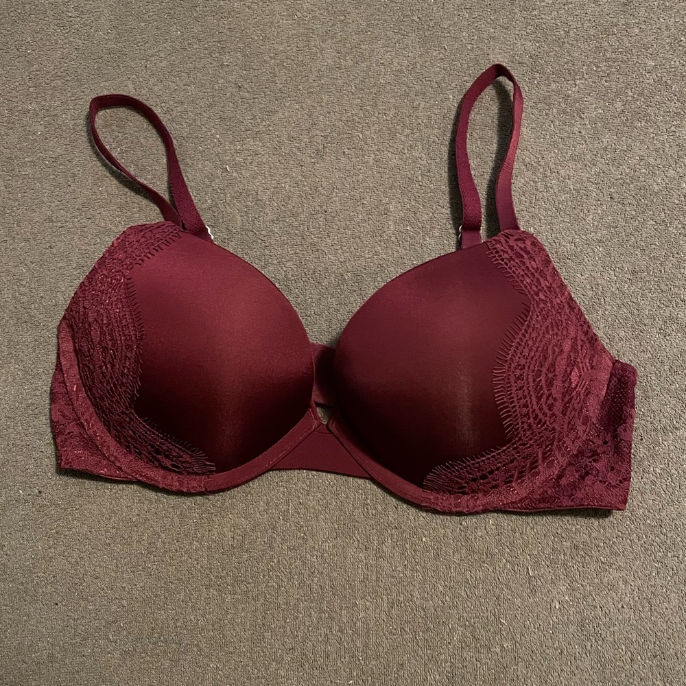 NWOT Victoria's Secret Dream Angels Push Up Bra - 32C Burgundy